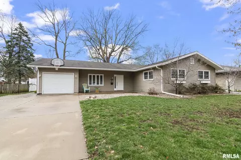 2216 Fairway Dr, Springfield, IL 62704