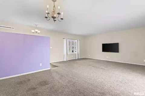 2216 Fairway Dr, Springfield, IL 62704 photo 7