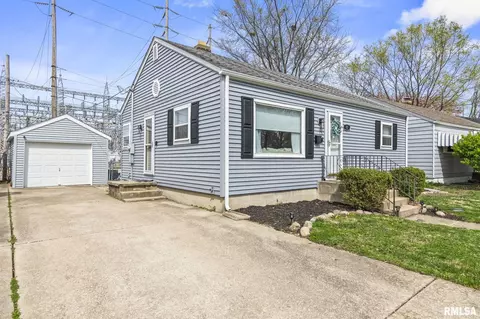 13 Ruth Ct, Springfield, IL 62704