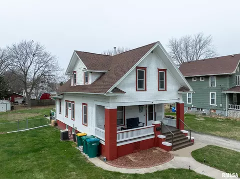 264 Walnut Ave, Galesburg, IL 61401