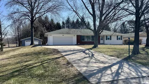 14594 Dixon Rd, Auburn, IL 62615