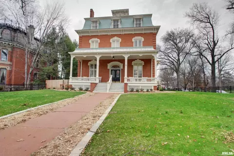 1477 Maine St, Quincy, IL 62301