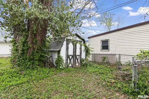 Exterior - 11 Bunn Ct, Springfield, IL 62703 photo 1 of 4