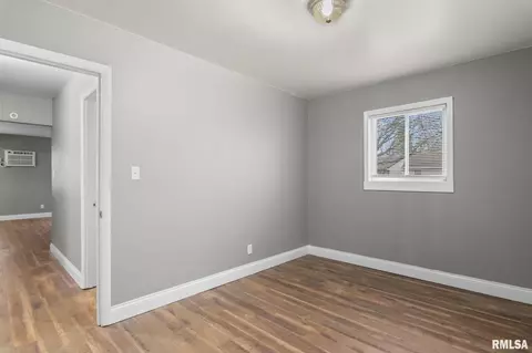 Bedroom - 11 Bunn Ct, Springfield, IL 62703 photo 3 of 4