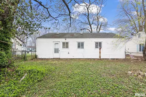 Exterior - 11 Bunn Ct, Springfield, IL 62703 photo 3 of 4