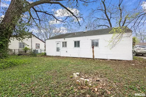 Exterior - 11 Bunn Ct, Springfield, IL 62703 photo 2 of 4