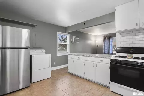 Other - 11 Bunn Ct, Springfield, IL 62703 photo 7 of 10