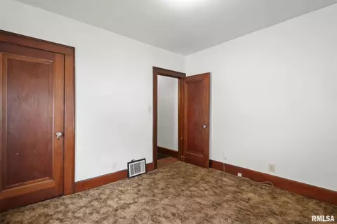 920 N Walnut St, Springfield, IL 62702 photo 19