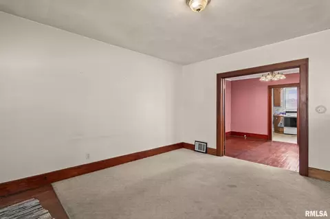 920 N Walnut St, Springfield, IL 62702 photo 8
