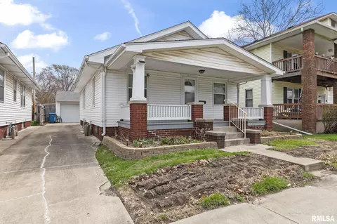920 N Walnut St, Springfield, IL 62702 photo 2