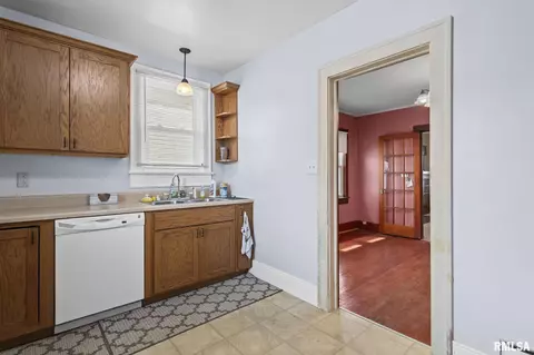 920 N Walnut St, Springfield, IL 62702 photo 13