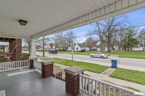 920 N Walnut St, Springfield, IL 62702 photo 3