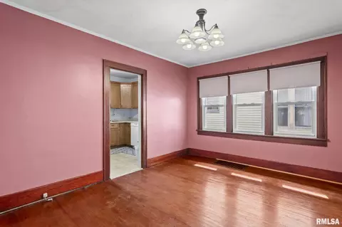 920 N Walnut St, Springfield, IL 62702 photo 9