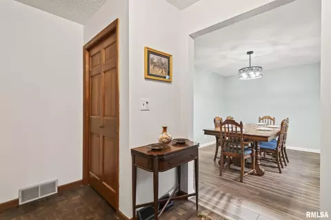 Entry Way - 54 Top Hill Ln, Springfield, IL 62704 photo 2 of 2