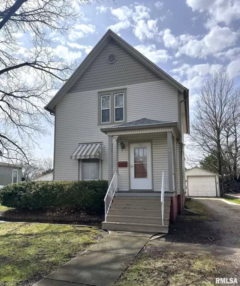 368 Oak St, Galesburg, IL 61401