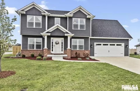 125 Kodiak Dr, Chatham, IL 62629