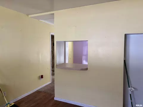 Entry Way - 2803 S Pasfield St, Springfield, IL 62704 photo 1 of 1