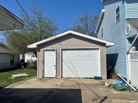 Exterior - 2803 S Pasfield St, Springfield, IL 62704 photo 2 of 2