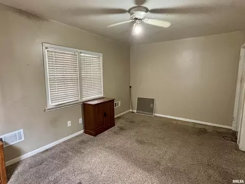 Bedroom - 2803 S Pasfield St, Springfield, IL 62704 photo 2 of 3