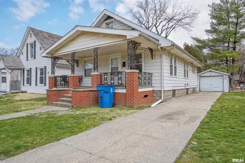 Exterior - 926 N 11th St, Springfield, IL 62702 photo 2 of 4