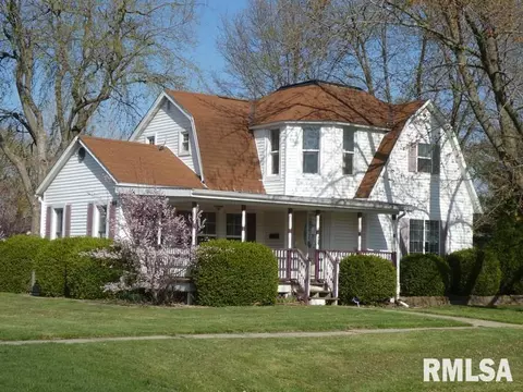 422 N Logan St, Mason City, IL 62664