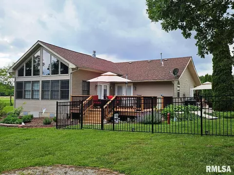 12720 Soaring Eagle Ln, Plainview, IL 62685