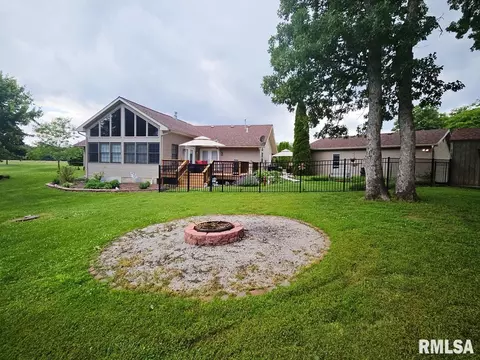 Exterior - 12720 Soaring Eagle Ln, Plainview, IL 62685 photo 11 of 14