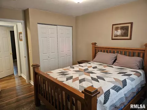 Bedroom - 12720 Soaring Eagle Ln, Plainview, IL 62685 photo 4 of 6
