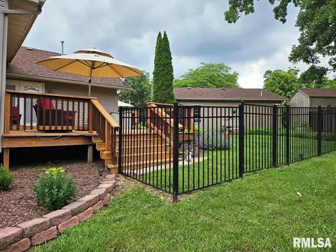 Exterior - 12720 Soaring Eagle Ln, Plainview, IL 62685 photo 8 of 14