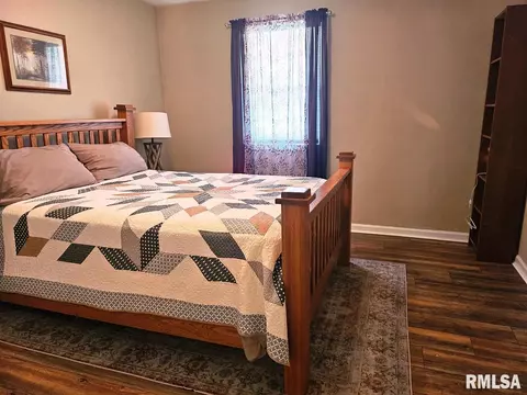 Bedroom - 12720 Soaring Eagle Ln, Plainview, IL 62685 photo 3 of 6