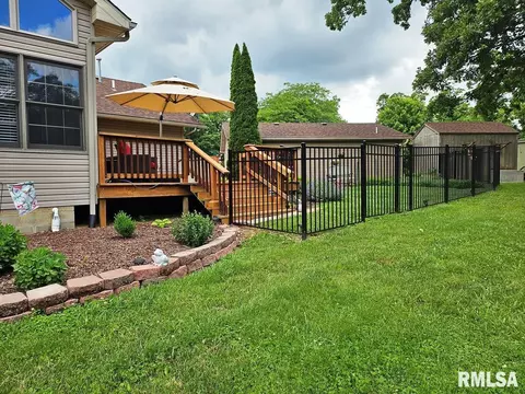 Exterior - 12720 Soaring Eagle Ln, Plainview, IL 62685 photo 7 of 14