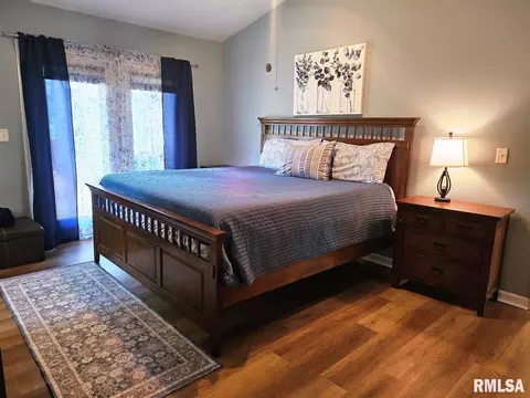 Bedroom - 12720 Soaring Eagle Ln, Plainview, IL 62685 photo 2 of 6