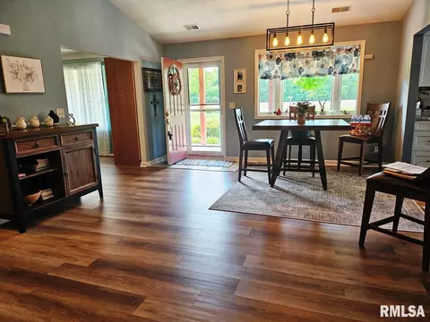 Entry Way - 12720 Soaring Eagle Ln, Plainview, IL 62685 photo 2 of 4