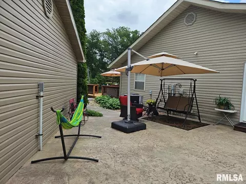Exterior - 12720 Soaring Eagle Ln, Plainview, IL 62685 photo 12 of 14