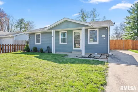 2808 Cardigan Dr, Springfield, IL 62702