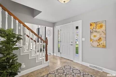 333 Keystone Dr, Chatham, IL 62629 photo 3