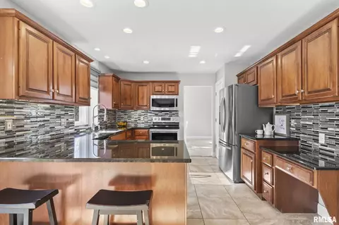 333 Keystone Dr, Chatham, IL 62629 photo 12