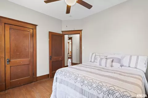 Bedroom - 321 S Walnut St, Springfield, IL 62704 photo 2 of 5