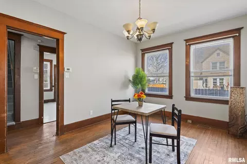 Dining - 321 S Walnut St, Springfield, IL 62704 photo 1 of 3