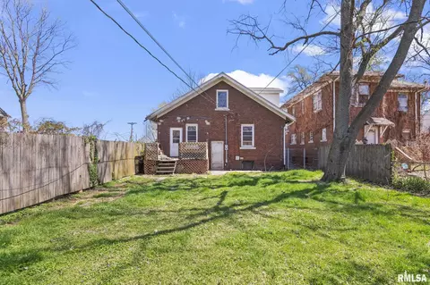 Exterior - 321 S Walnut St, Springfield, IL 62704 photo 2 of 3