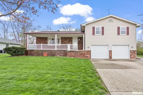 66 Ramblewood Dr, Chatham, IL 62629