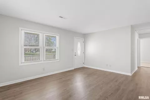 2318 Black Ave, Springfield, IL 62702 photo 6