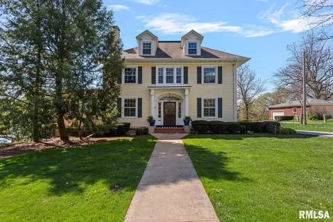 1421 Mound Ave, Jacksonville, IL 62650