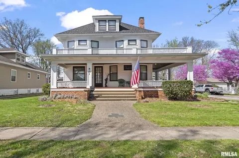 801 W Main Cross St, Taylorville, IL 62568