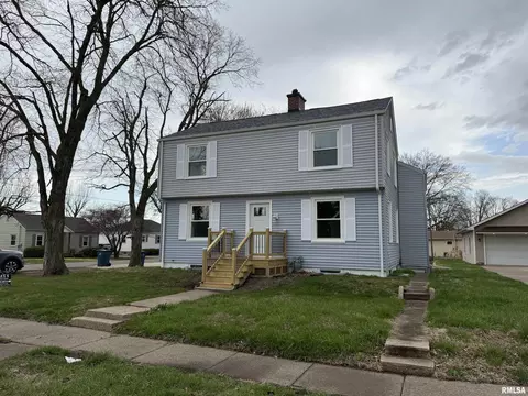 922 W Archer Ave, Monmouth, IL 61462