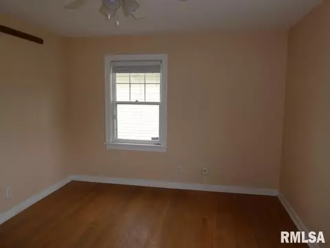 2305 S State St, Springfield, IL 62704 photo 8