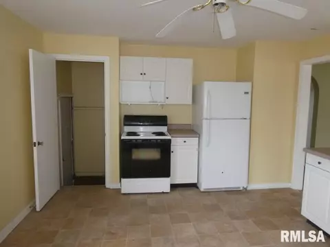 2305 S State St, Springfield, IL 62704 photo 7