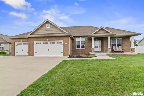 405 Sommerset Dr, Chatham, IL 62629