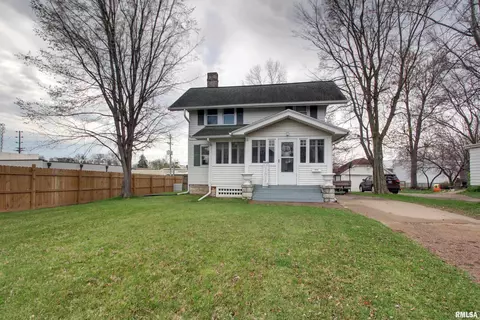 2316 Spring St, Quincy, IL 62301 photo 2