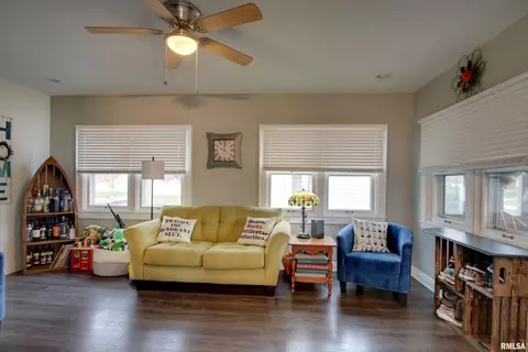 2316 Spring St, Quincy, IL 62301 photo 9